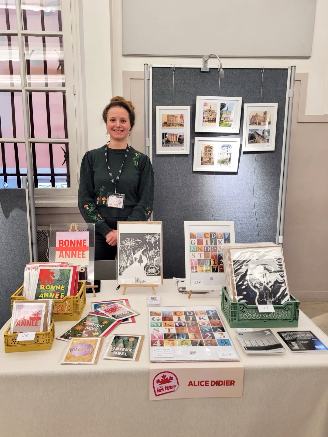 🎄 Un grand merci à toutes les personnes venues découvrir mon travail ce week-end lors de V’là les fêtes à Ivry-sur-Seine et à ceux qui étaient déjà venus l’année dernière !
🎨 Ces deux jours ont été l’occasion de présenter mes dernières créations et d’échanger autour de photographie, de la ville d’Ivry et de démarche artistique autant avec les visiteurs qu’avec mes compagnons de stands.
✨ Merci pour votre curiosité, vos retours et la qualité des échanges et merci à la ville d’Ivry-sur-Seine pour ces initiatives artistiques.

#evenement #ivrysurseine #creationartistique @ivrymaville94 #photographie #illustration