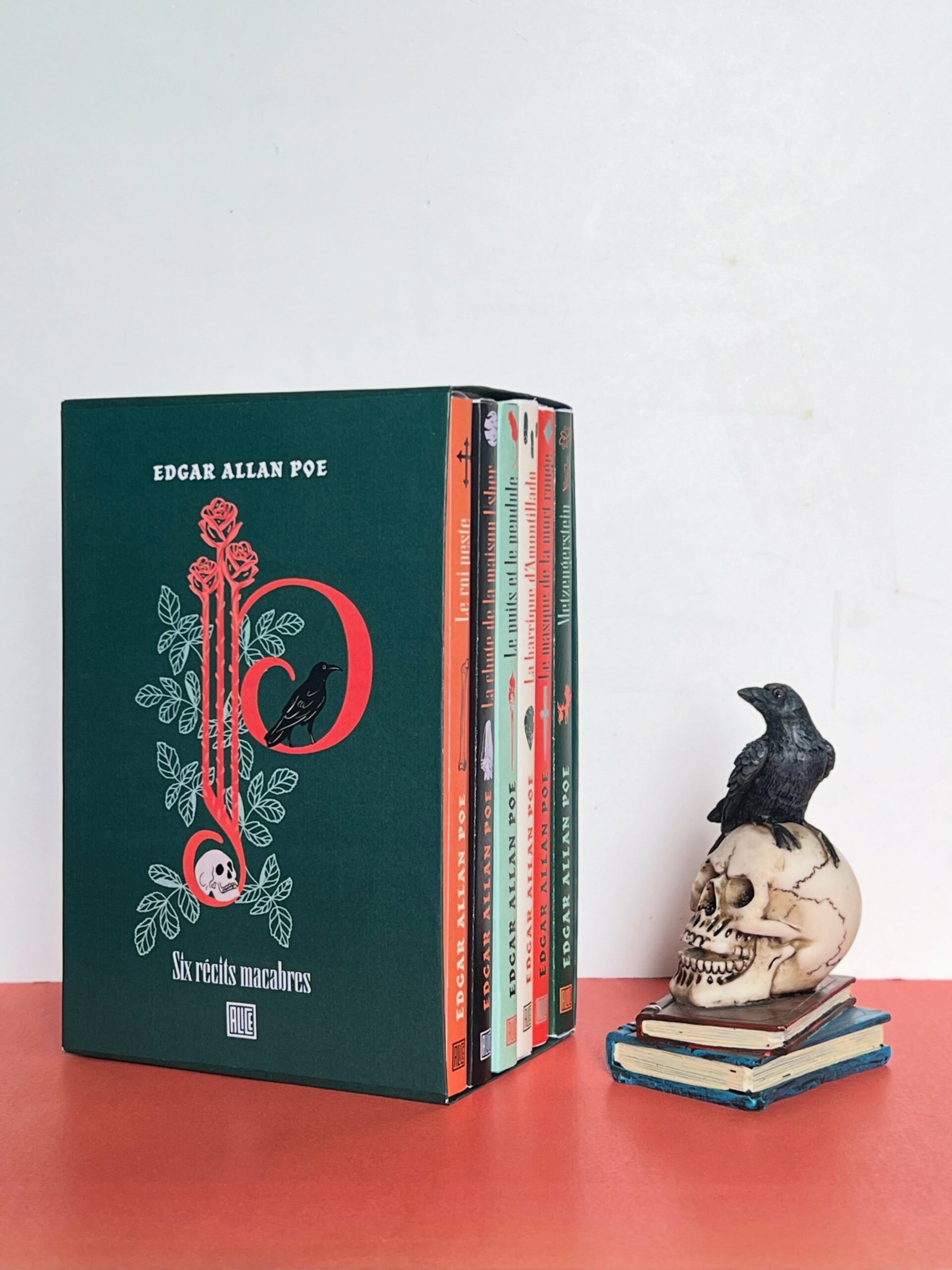 Le coffret d’Edgar est prêt 😊
Voilà une première photo de la réalisation ✂️
.
#bookcoverdesign #edgarallanpoe #bookbox #illustration #craft